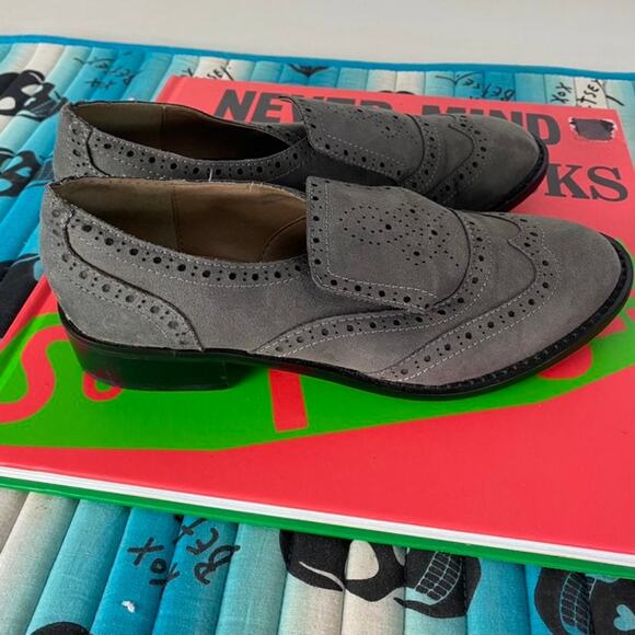 Adrienne Vittadini Neutral Gray Wingtip Brogue Oxford Slip On Loafers Sz 7 - Picture 10 of 14